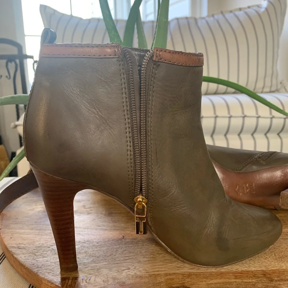 Tory‎ Burch Sz 9.5 M Olive/Brown Leather Ankle Boots Booties Zip Side High Heel